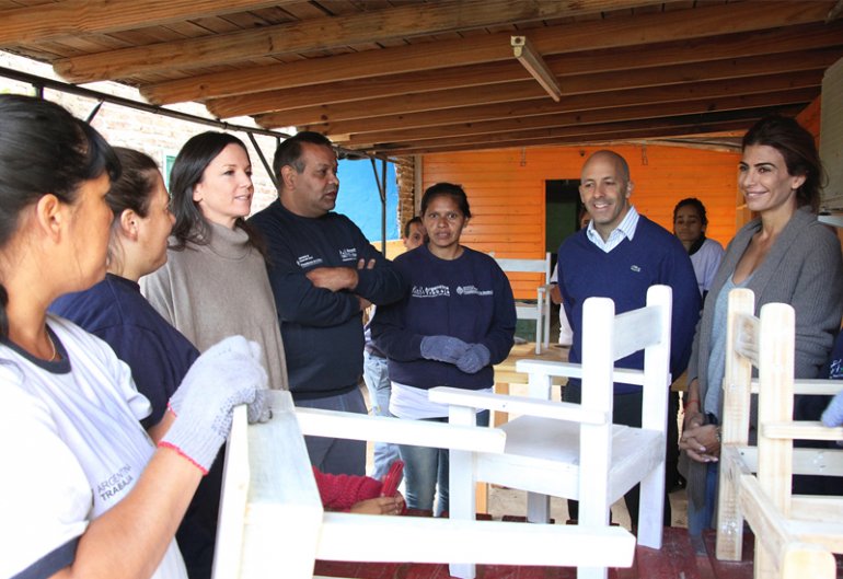 Juliana Awada y Carolina Stanley visitaron una cooperativa de trabajo en Pilar