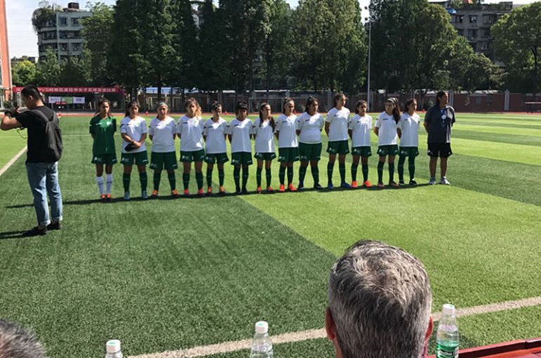 Las chicas de la Escuela Municipal de Fútbol Femenino jugaron su primer partido en China