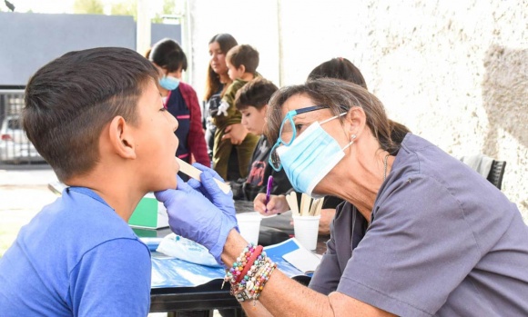 Lanzan un operativo para controlar la salud bucal de niños y niñas