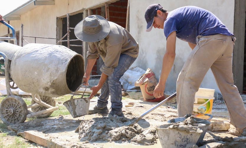 Invierten 822 millones de pesos para reparar y ampliar escuelas