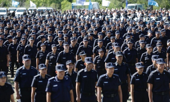 Egresaron 1400 cadetes de la Escuela de Policía "Juan Vucetich"