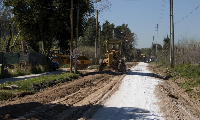 Con obras de asfalto, buscan mejorar la conexión entre dos localidades