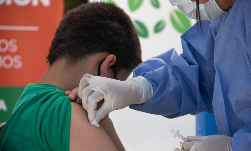Covid: se ampliará el uso de la vacuna de Moderna a niños de entre 6 y 11 años