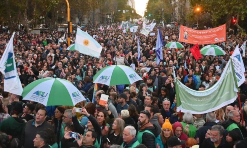 Marcha universitaria: "No estamos dispuestos a resignar nuestro futuro", advirtieron en el documento