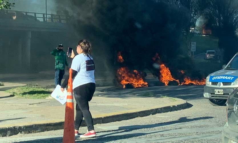 Marcha por las mellizas pilarenses que necesitan el medicamento más caro del mundo