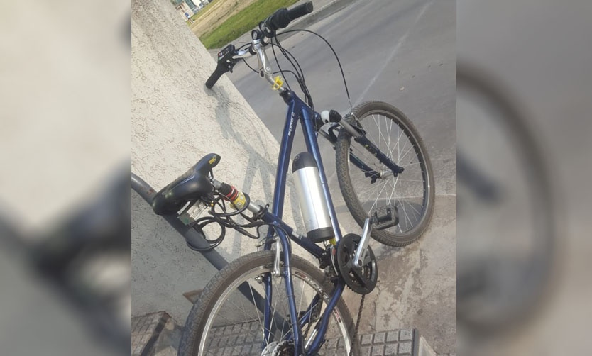 Le robaron la bicicleta que había dejado atada a metros de la Comisaría
