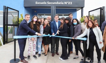 La Comuna inauguró una nueva escuela secundaria en Presidente Derqui