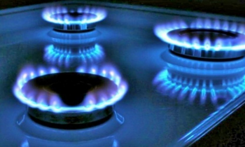 Tarifa de gas: los usuarios deberán pagar un cargo extra por la suba del dólar