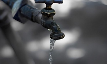 Frente a la ola de calor extremo AySA pide un uso “responsable” del agua potable