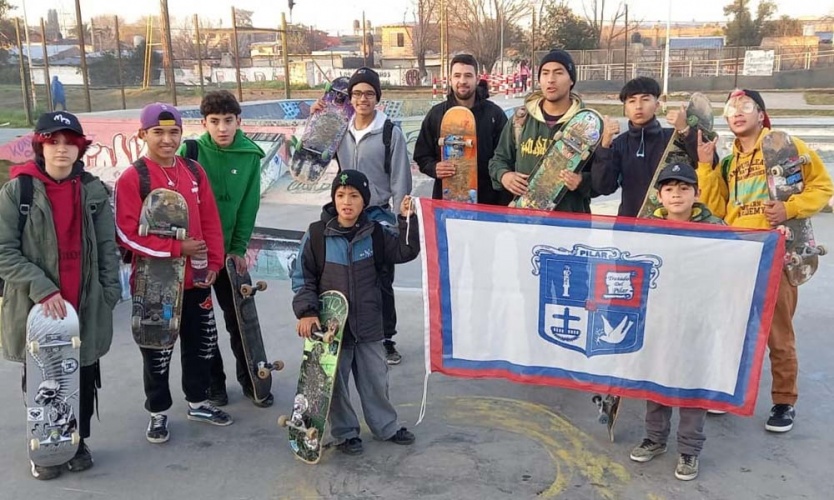 La Escuela Municipal de Skate dijo presente en un certamen en Mataderos
