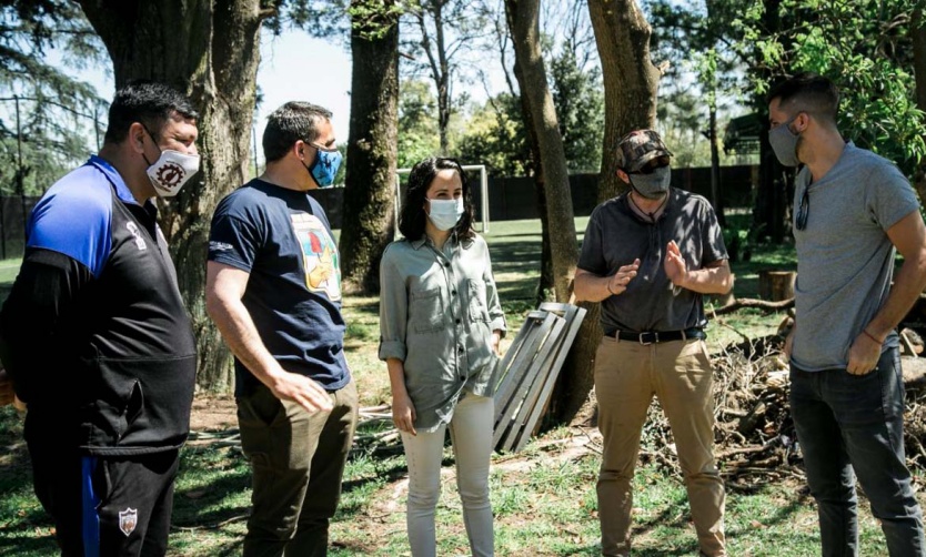 Filgueira recorrió la huerta agroecológica que la Comuna montó junto a la UOM