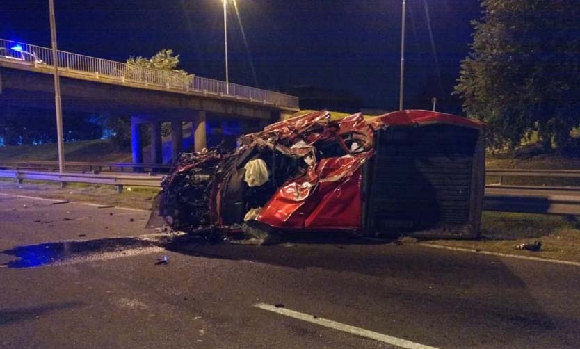 Muere el conductor de una camioneta tras choque y vuelco en la Panamericana