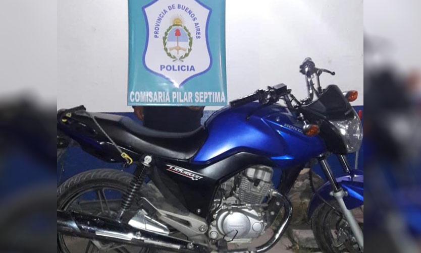 La policía recuperó una moto que ladrones habían robado a una casa de comidas