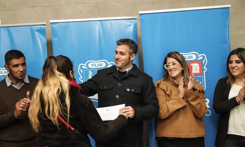 El intendente Achával reconoció a trabajadores de la economía popular