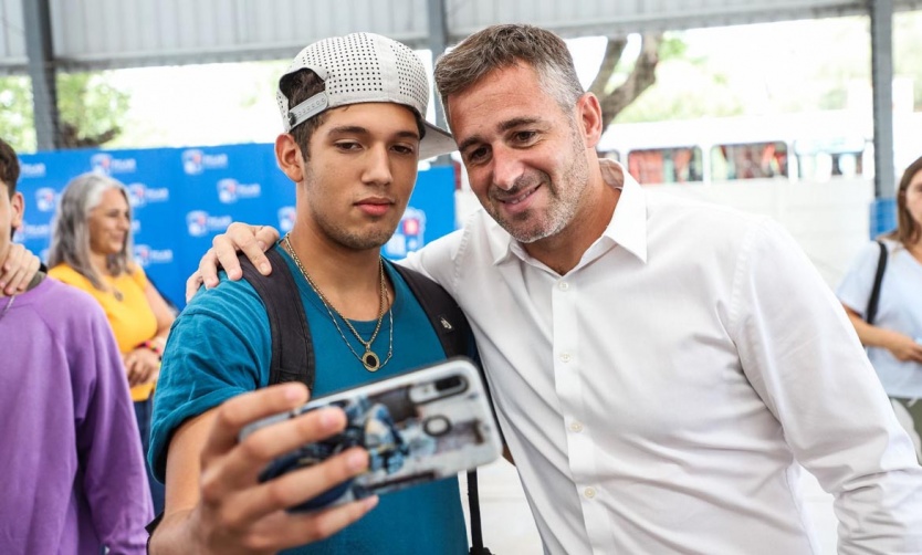 El intendente Federico Achával acompañó a jóvenes en un operativo del programa Progresar