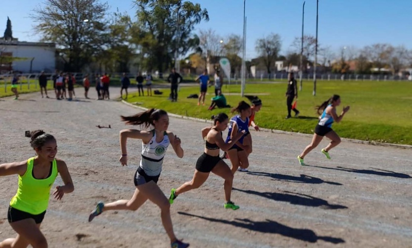 La Escuela Municipal de Atletismo participó de un torneo en Chivilcoy