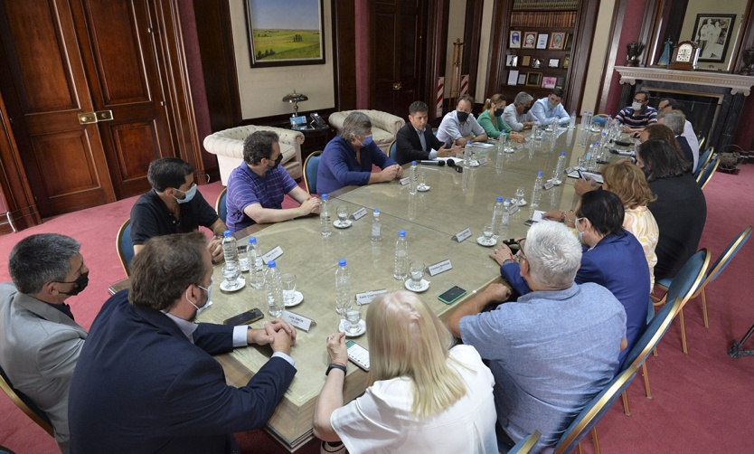 El Gobierno de Kicillof recibe a los gremios docentes para rediscutir paritarias