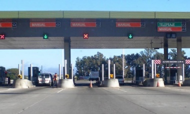 La Defensoría del Pueblo busca que vecinos del Peaje Larena no paguen al pasar por las cabinas