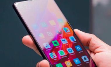 Eliminan los aranceles a celulares importados y esperan que bajen los precios