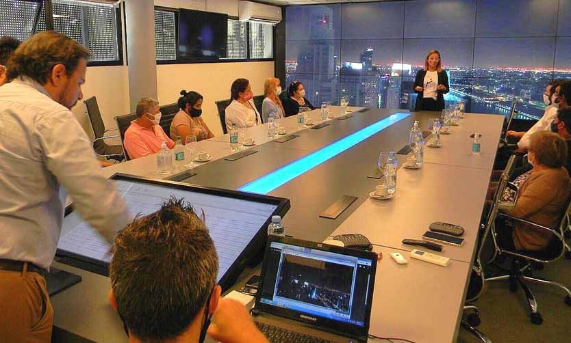 Cáceres llevó a vecinos de Pilar a conocer el Centro de Monitoreo de la Ciudad de Buenos Aires