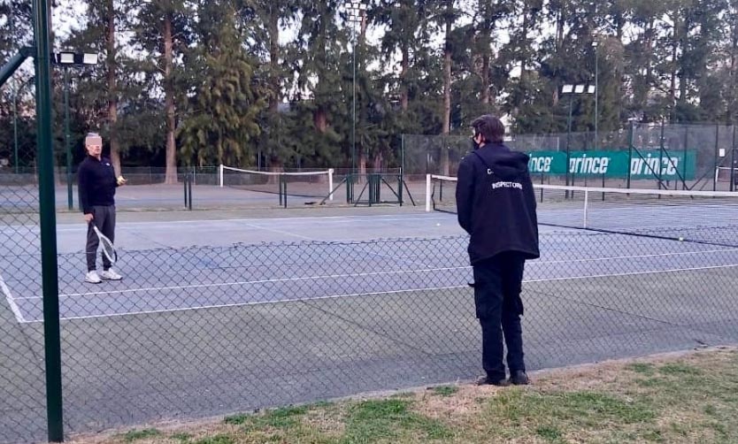 Aislamiento: el Municipio clausuró canchas de tenis en barrios cerrados