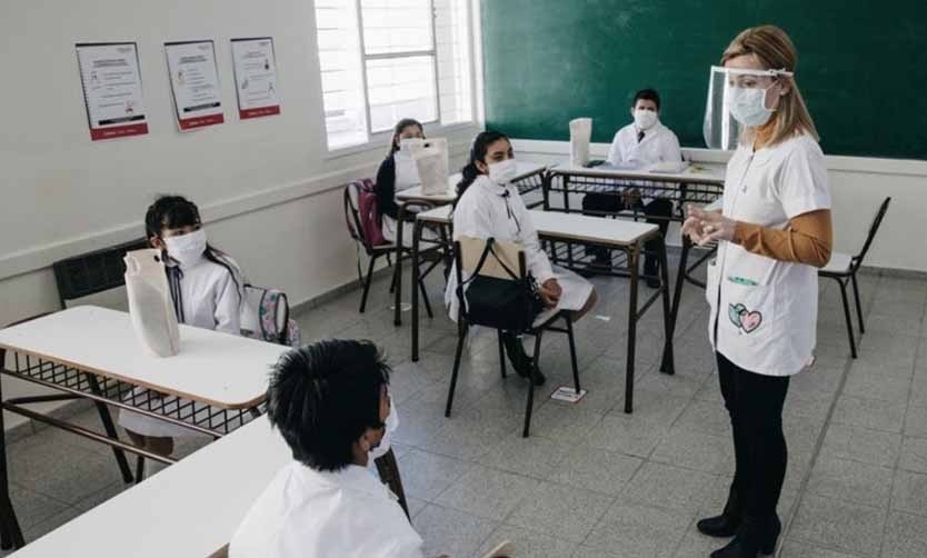 La Provincia convocó a paritarias a gremios docentes y estatales