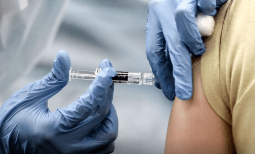 Clases: para asegurar "mayor presencialidad", vacunarán a docentes en febrero