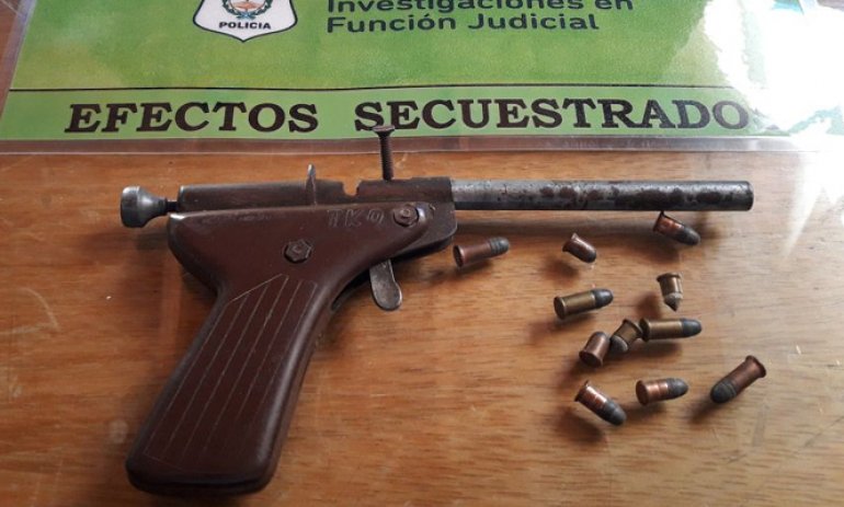 Delincuente robó panadería con una pistola “tumbera”