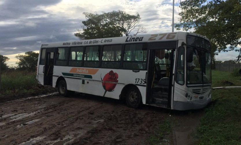 Zelaya: Por el mal estado de las calles, dejaron de pasar colectivos y los vecinos quedaron "aislados"