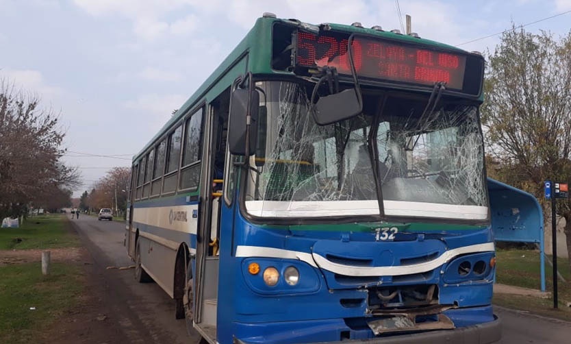 Chocaron dos colectivos y al menos tres pasajeros resultaron heridos