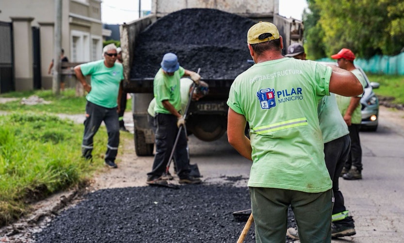 El Municipio continúa con los trabajos para reparar calles