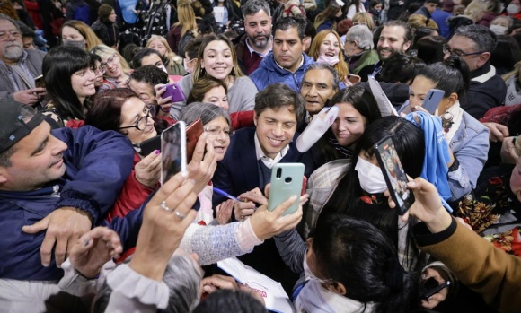 Kicillof participó del reconocimiento a trabajadores que participaron de la campaña de vacunación