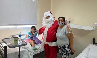 La Fundación Creciendo entregó regalos a niños y niñas en el Hospital Falcón