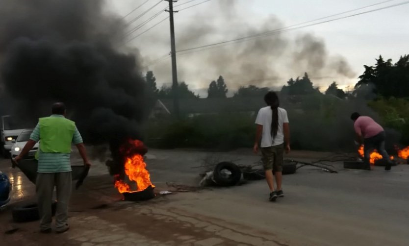 Vecinos de las termoeléctricas cortaron la ruta 25 en protesta por los ruidos molestos