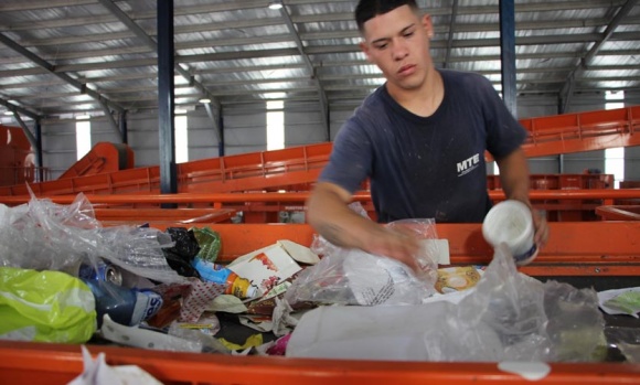 Sancionarán a supermercados y cadenas de comida por no gestionar residuos