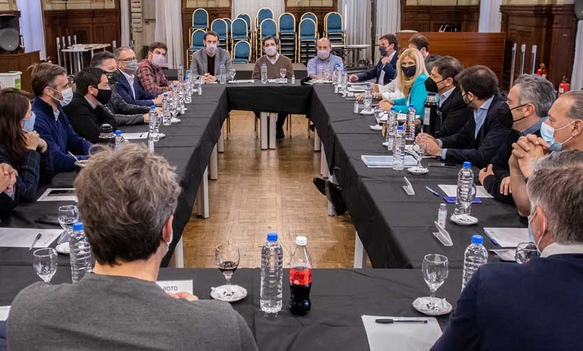 Achával participó de un encuentro con el gobernador Kicillof