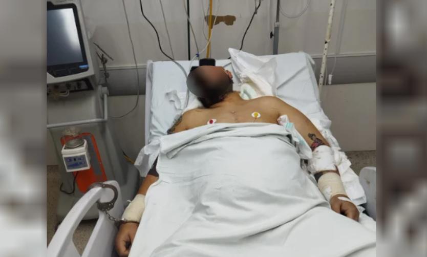 Mató a su hijastro a puñaladas y fue detenido tras incidentes con vecinos