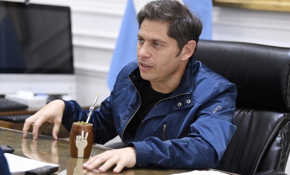 Kicillof adelantó que también otorgará una suma fija a trabajadores provinciales