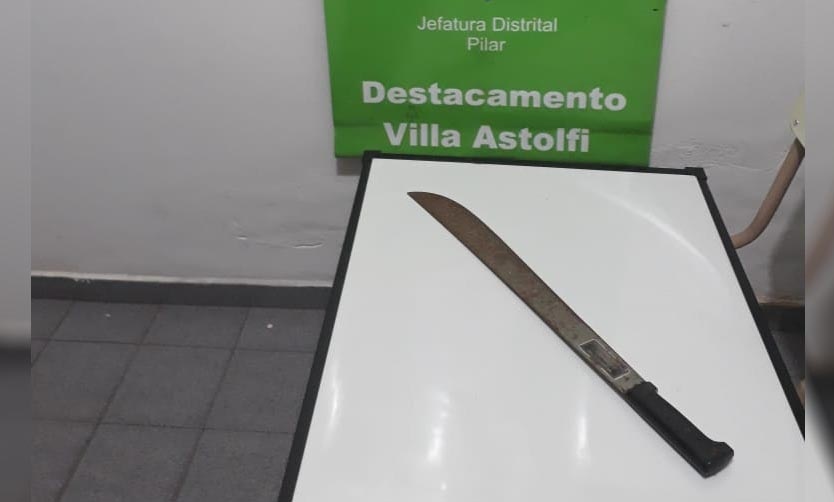 Detienen a jubilado que amenazó y golpeó con un machete a su esposa