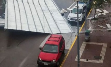 Temporal en Bahía Blanca: murieron trece personas y hay alerta para el AMBA