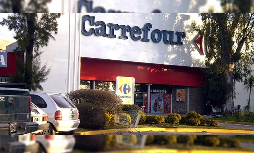 Detuvieron a dos mecheras que habían robado en el hipermercado Carrefour