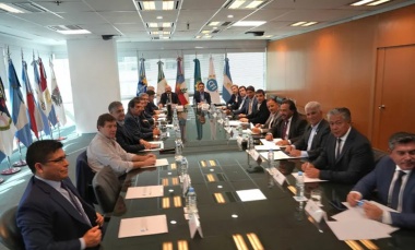 Los gobernadores presionan a Milei para avanzar en un nuevo pacto fiscal