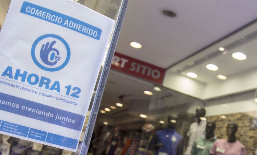 Pagar con Ahora 12 y con tarjeta será más caro: a cuánto suben las tasas