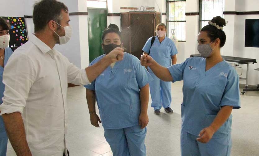 Achával: "Con las vacunas, la esperanza de terminar con la pandemia está cada vez más cerca"