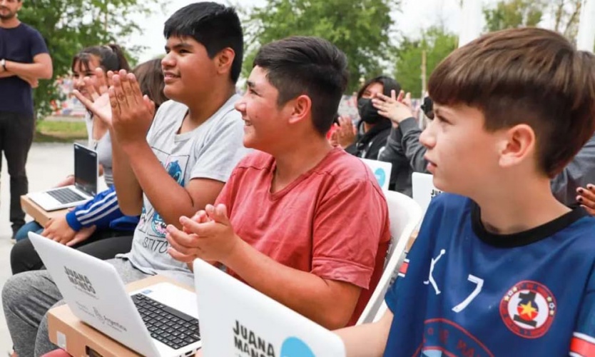 El Municipio realizó una nueva entrega de netbooks a estudiantes secundarios