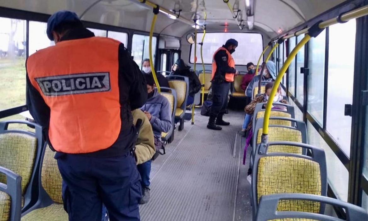 Cuarentena: aumentan los controles en el transporte público y vehículos  particulares