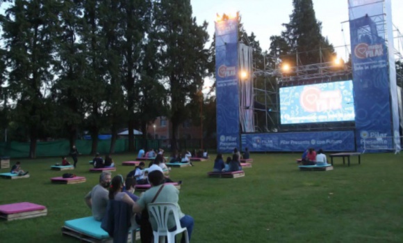 El Parque Pilar suma al cine entre sus propuestas de verano