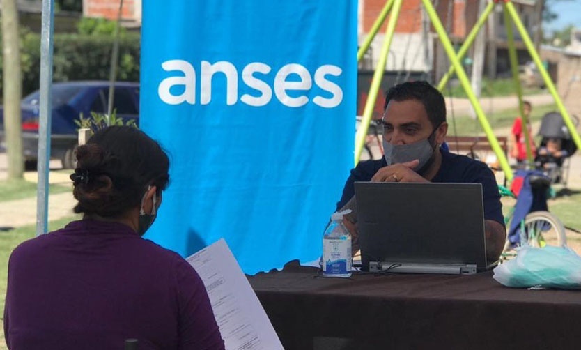 ANSES: Quiénes cobran este jueves