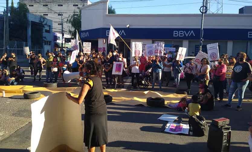Organizaciones de mujeres salieron a la calle en Pilar para exigir basta de femicidios