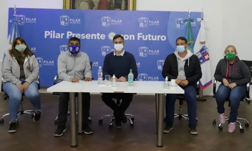 El intendente Achával anunció bono de 8 mil pesos para los municipales